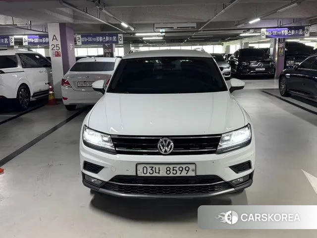 Volkswagen Tiguan second Generation 2018 Белый из Кореи
