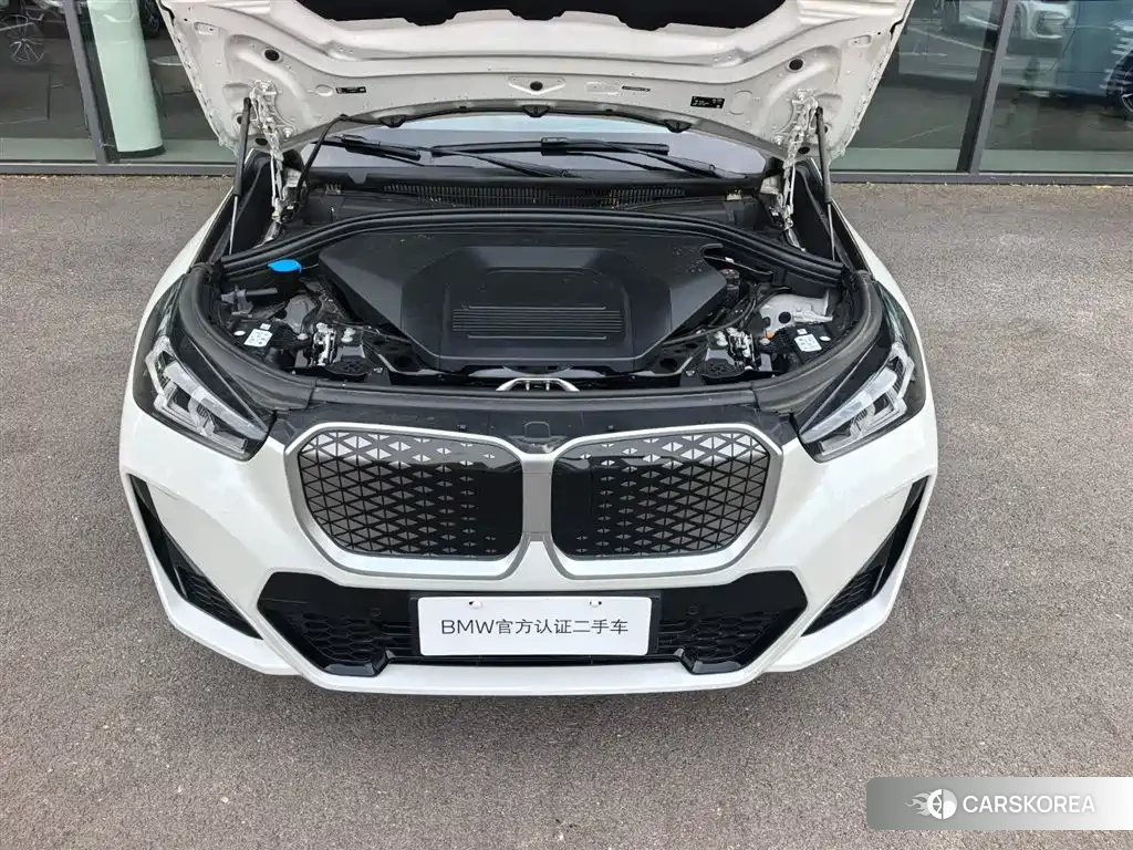 BMW iX1 2025 Белый из Китая