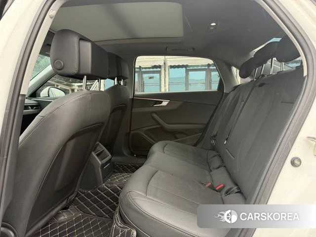 Audi A4L 2022 Белый из Китая