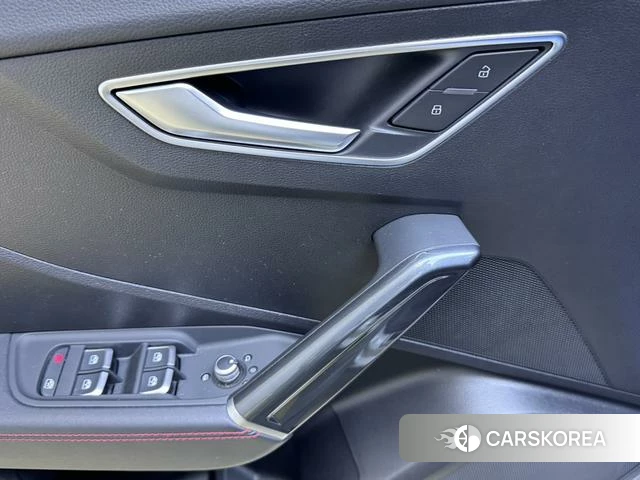 Audi Q2L 2022 Белый из Китая