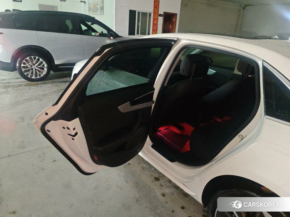 Audi A4L 2020 Белый из Китая