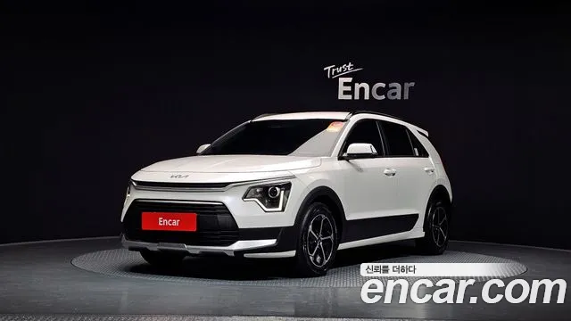 Kia Di Ol Nu Niro 2022 Белый из Кореи