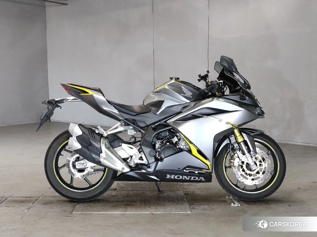 Проданный Honda CBR250RR 2017 из Японии, фото 2