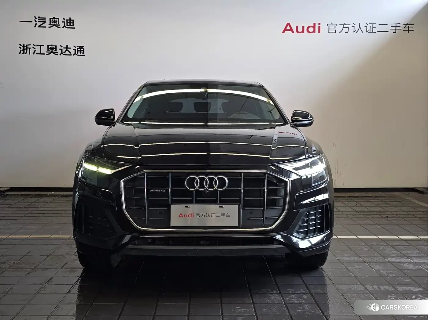 Audi Q8 2021 Черный из Китая