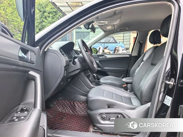 Volkswagen Tiguan L 2021 Черный из Китая