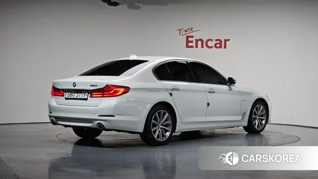 BMW 5 Series (G30) 2018 Белый из Кореи
