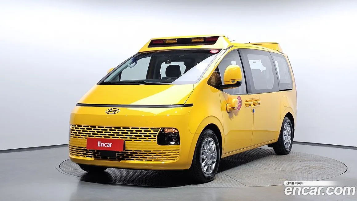 Hyundai Staria 2023 Желтый из Кореи