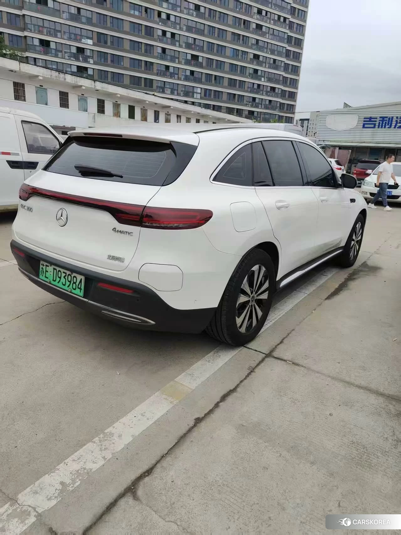 Mercedes-Benz EQC 2021 Белый из Китая