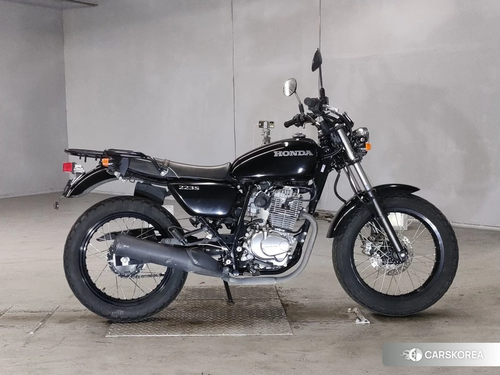 Проданный Honda CB223S 2015 из Японии