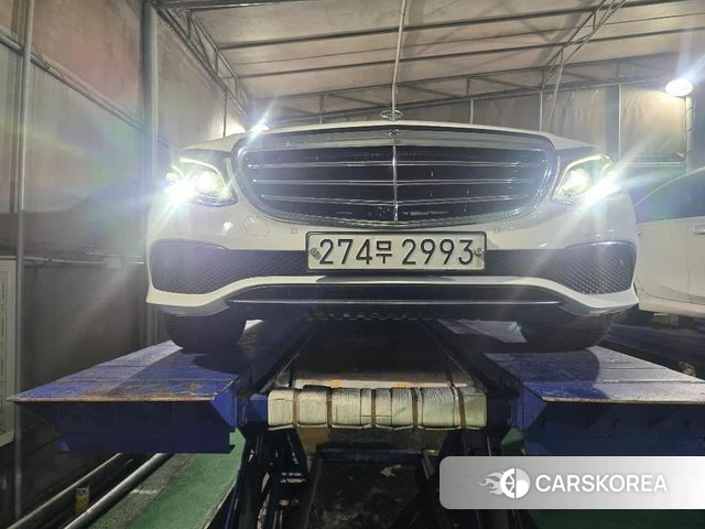 Mercedes-Benz E-Class W213 2019 Белый из Кореи