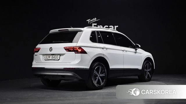 Volkswagen Tiguan second Generation 2018 Белый из Кореи