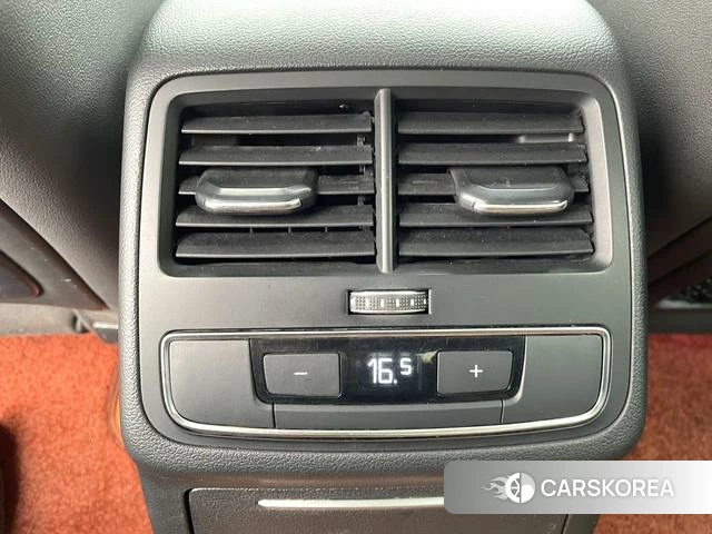 Audi A4L 2021 Белый из Китая