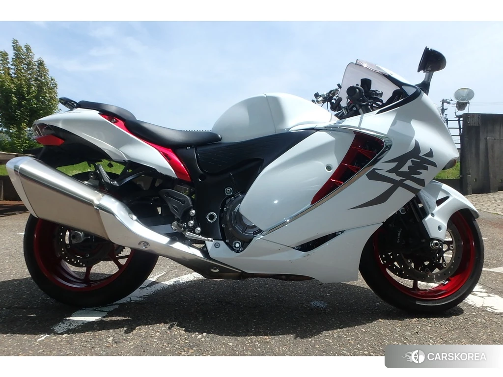 Проданный Suzuki GSX1300R HAYABUSA 2022 из Японии, фото 2