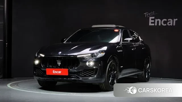 Maserati Levante 2018 Черный из Кореи