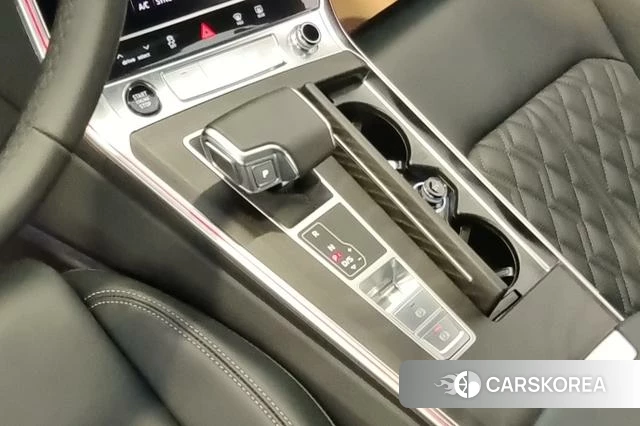 Audi A6L 2025 Черный из Китая