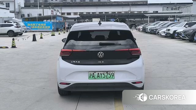Volkswagen ID.3 2022 Белый из Китая