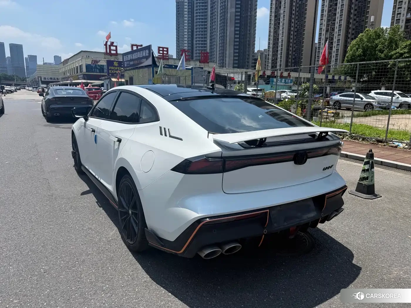 Chang'an UNI-V 2023 Белый из Китая