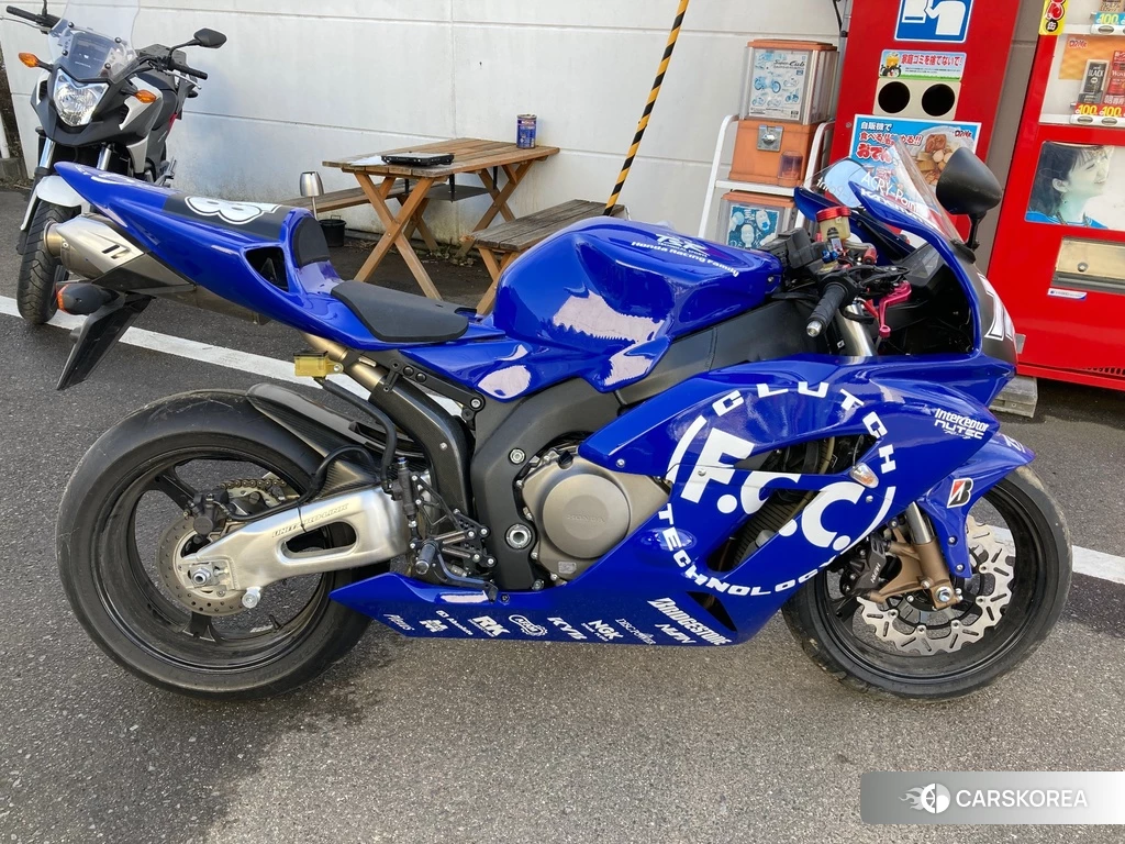 Проданный Honda CBR1000RR 2010 из Японии