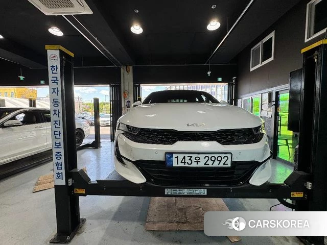 Kia K5 3rd generation 2023 Белый из Кореи