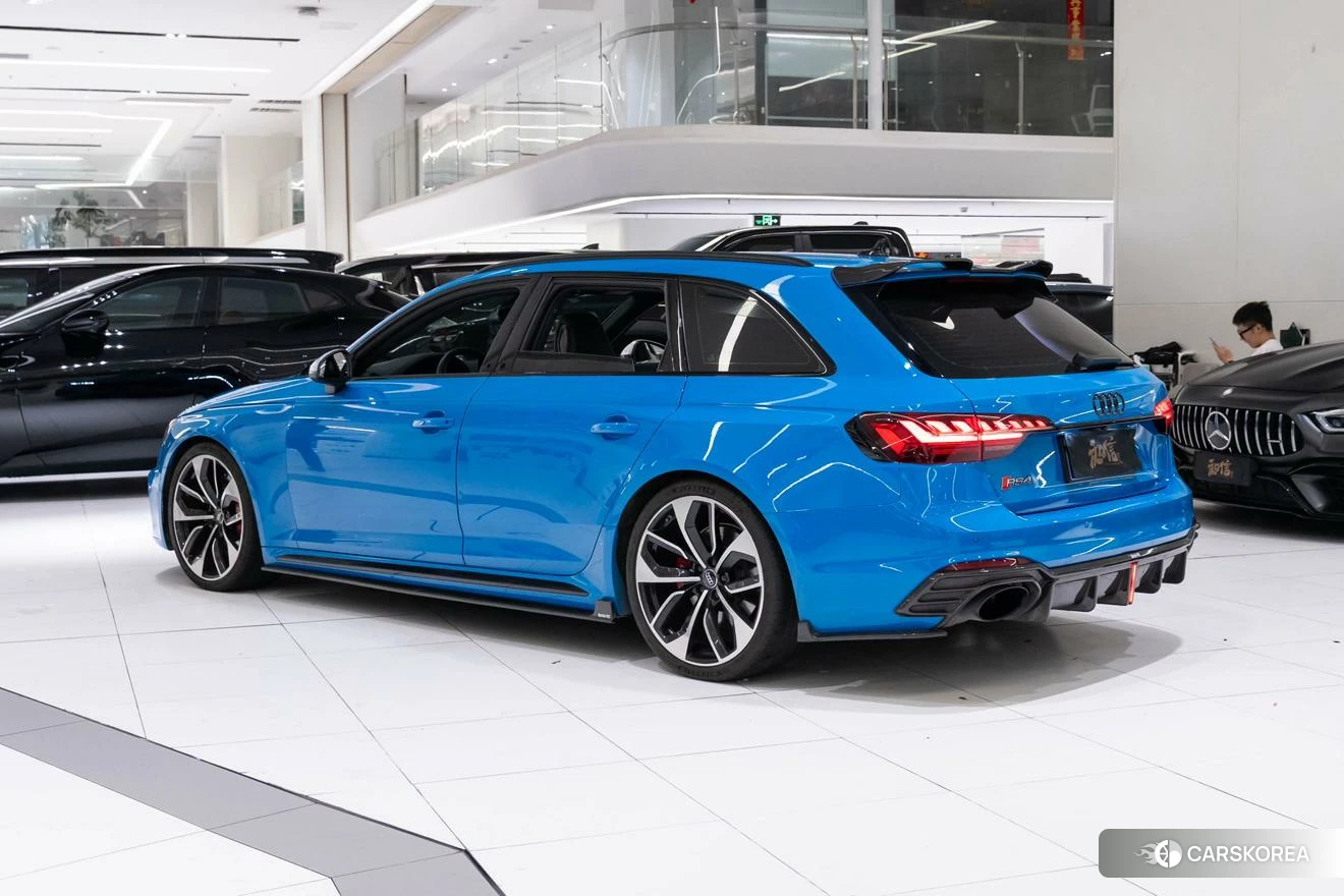 Audi RS 4 2020 Синий из Китая