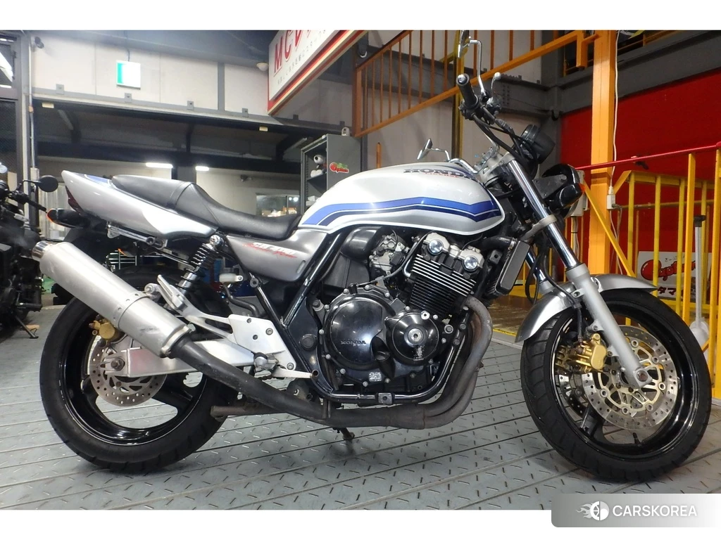 Проданный Honda CB400SF 2021 из Японии