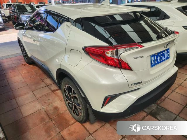 Toyota C-HR 2021 Белый из Китая