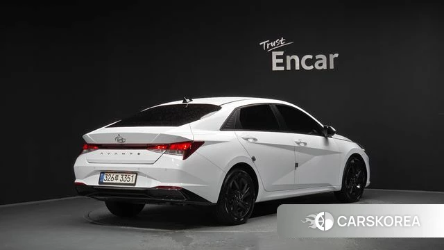 Hyundai Avante Hybrid (CN7) 2022 Белый из Кореи