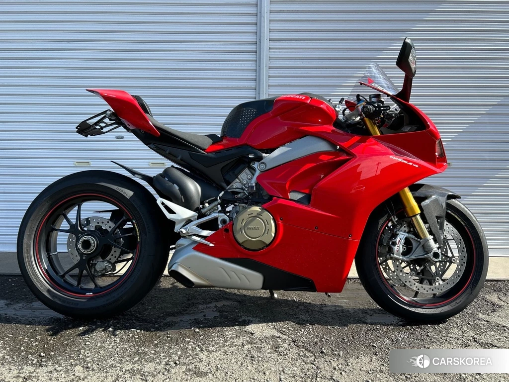 Проданный Ducati PANIGALE V4 S 2019 из Японии