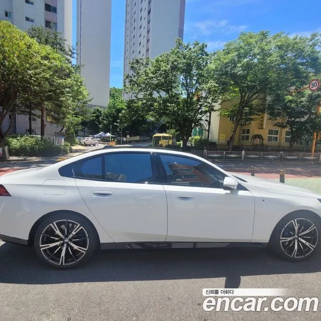 BMW 5 Series (G60) 2024 Белый из Кореи