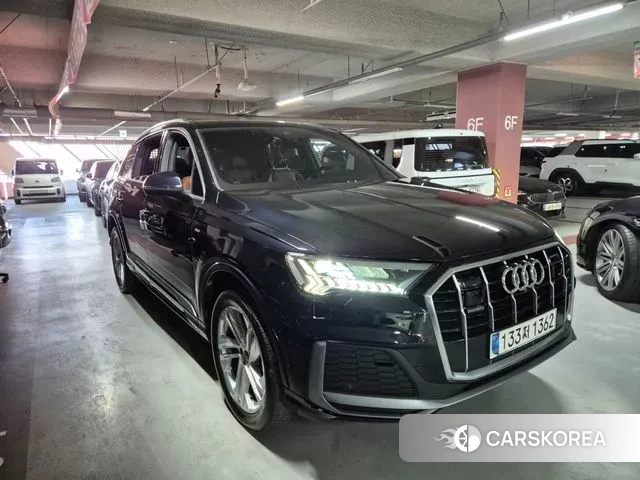 Audi Q7 (4M) 2021 Черный из Кореи