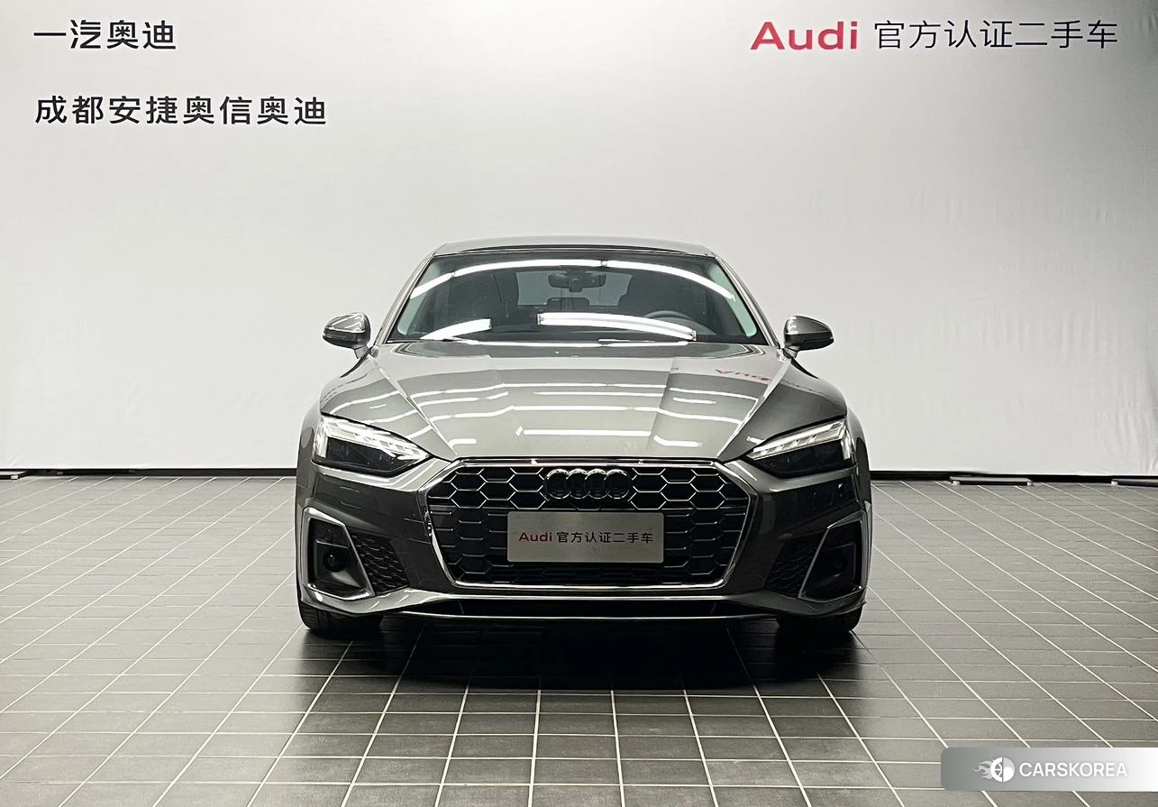 Audi A5 2022 Темно-серый из Китая