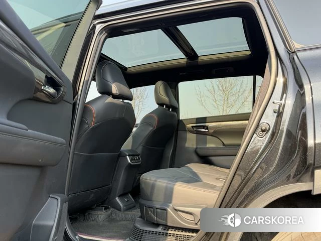 Toyota Crown Lufang 2025 Черный из Китая