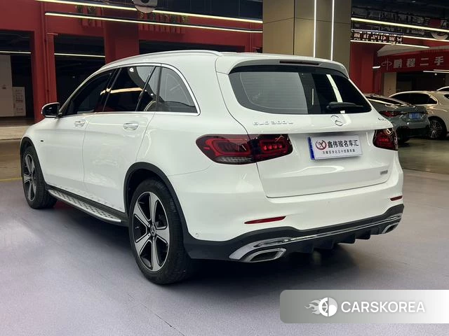 Mercedes-Benz GLC 2022 Белый из Китая