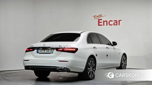 Mercedes-Benz E-Class W213 2021 Белый из Кореи