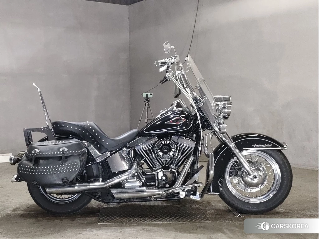 Проданный Harley-Davidson Heritage Softail Classic FLSTC1580 2011 из Японии, фото 2