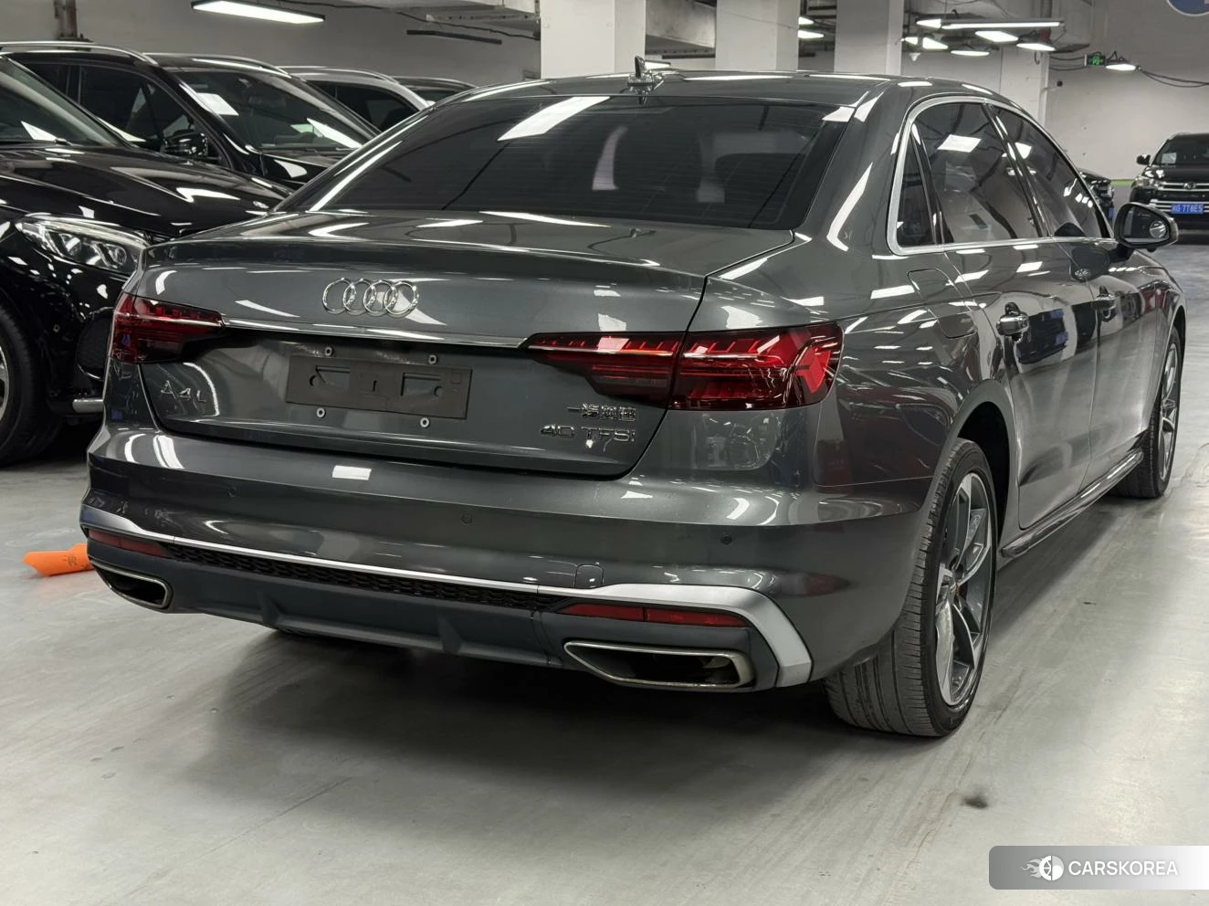 Audi A4L 2020 Темно-серый из Китая