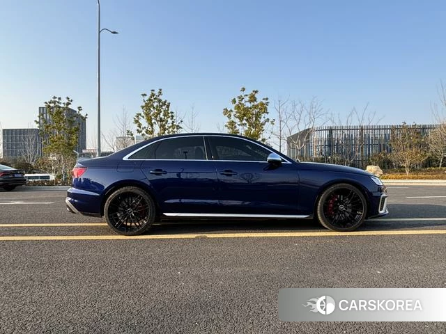 Audi S4 2022 Синий из Китая