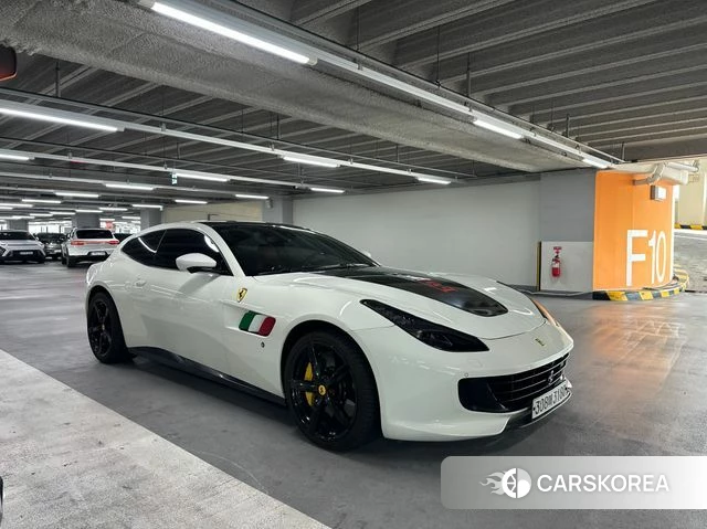 Ferrari GTC4 Russo 2019 Белый из Кореи