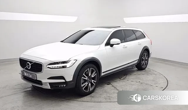 Volvo V90 Cross-Country 2018 Белый из Кореи