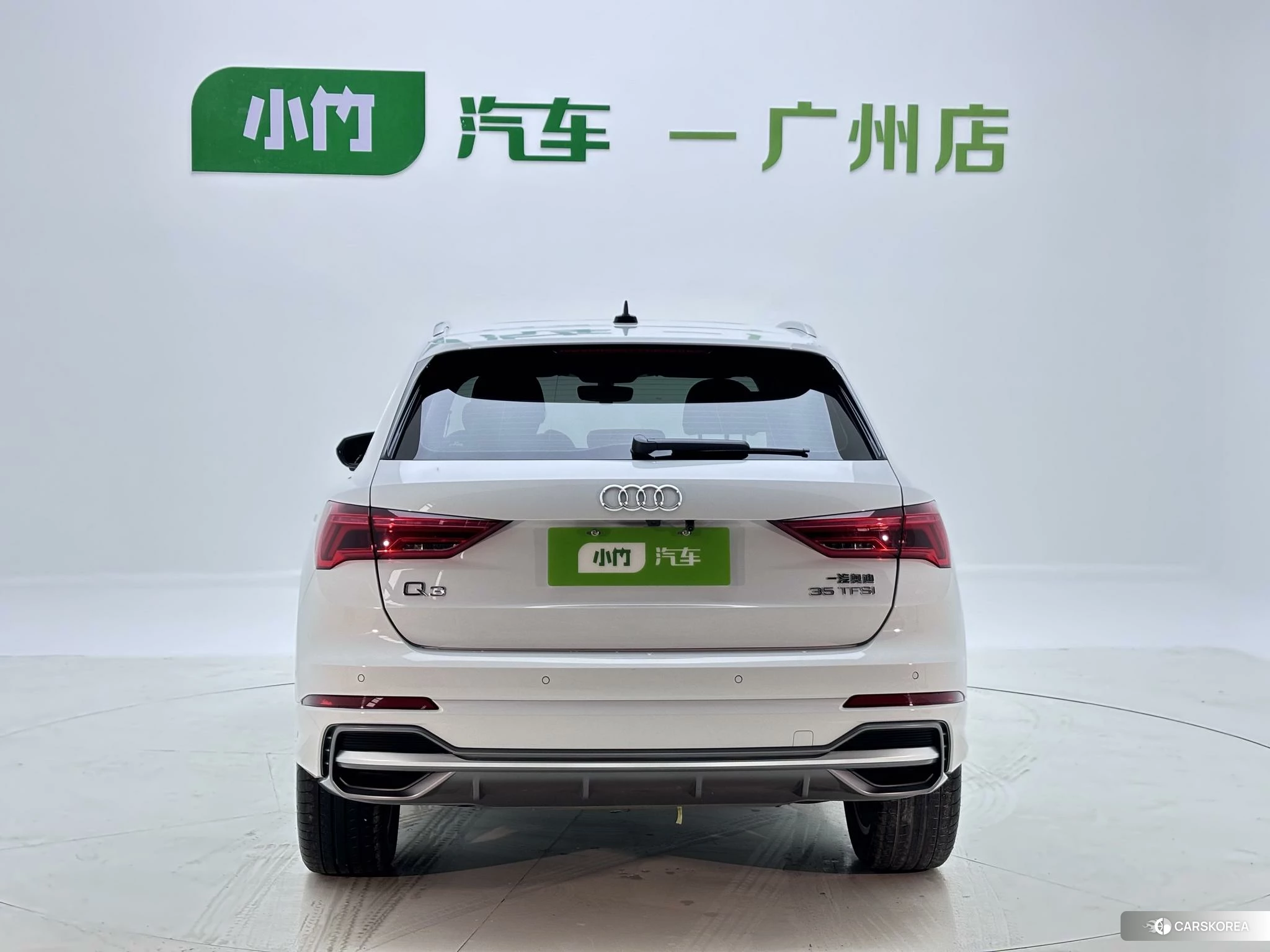 Audi Q3 2021 Белый из Китая