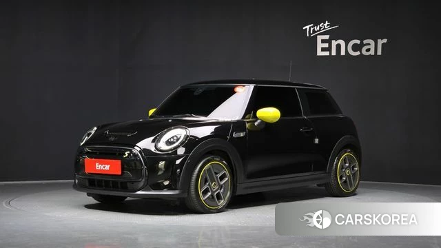 Mini Cooper Electric 2022 Черный из Кореи