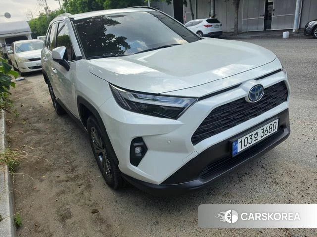 Toyota RAV4 5th Generation 2023 Белый из Кореи