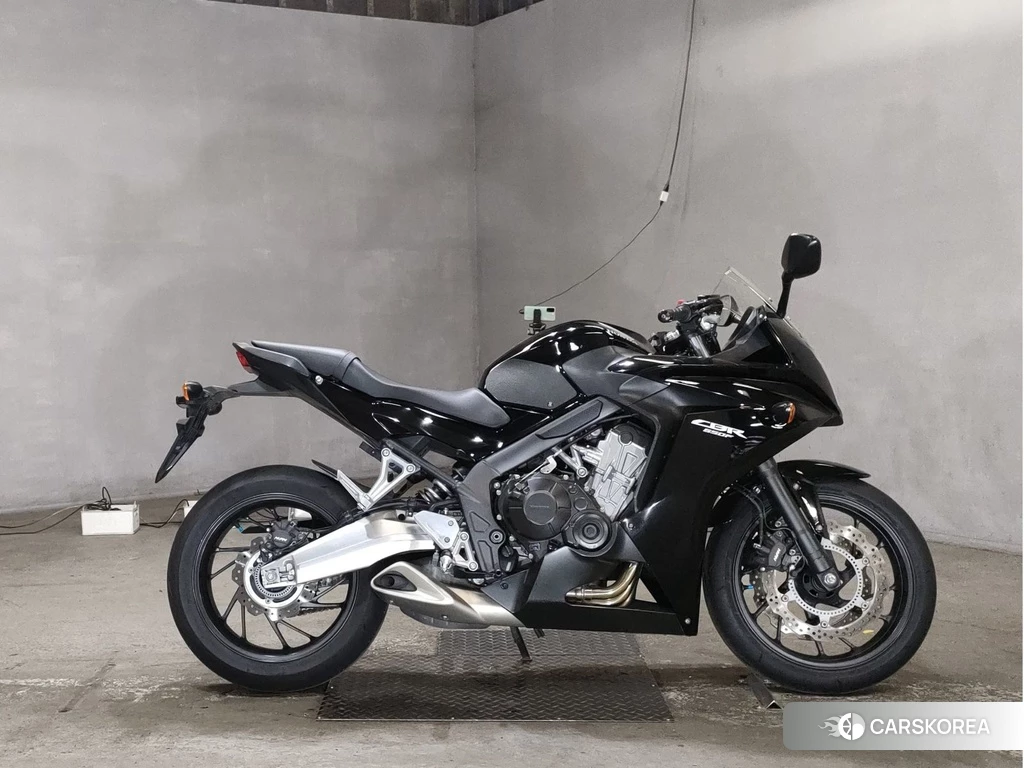 Проданный Honda CBR650F 2017 из Японии