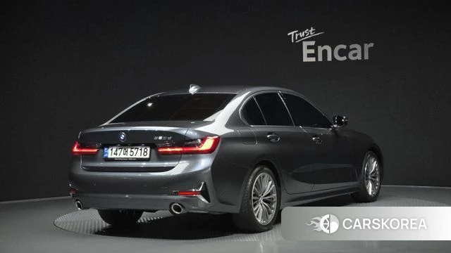 BMW 3 Series (G20) 2021 Серебристо-серый из Кореи