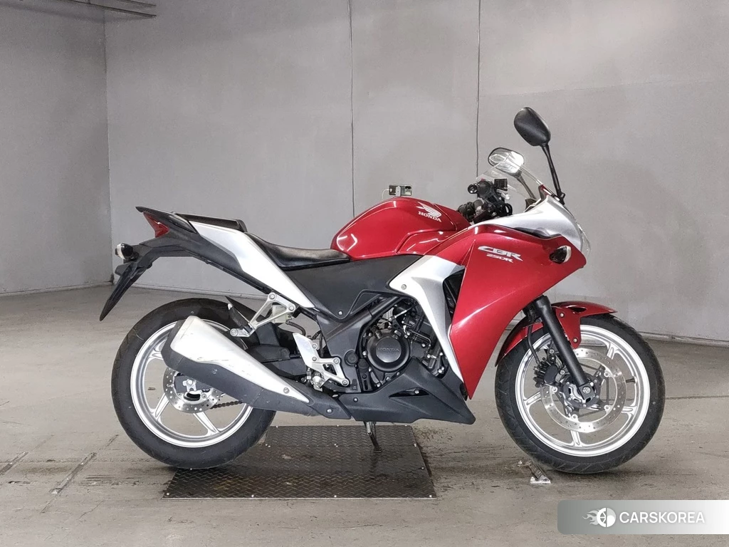 Проданный Honda CBR250R 2011 из Японии, фото 2