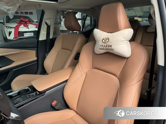Toyota Camry 2024 Серебристо-серый из Китая