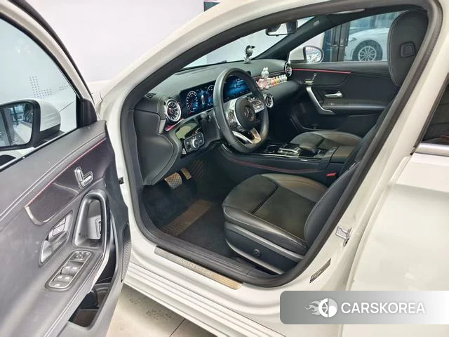 Mercedes-Benz Class A 2021 Белый из Китая
