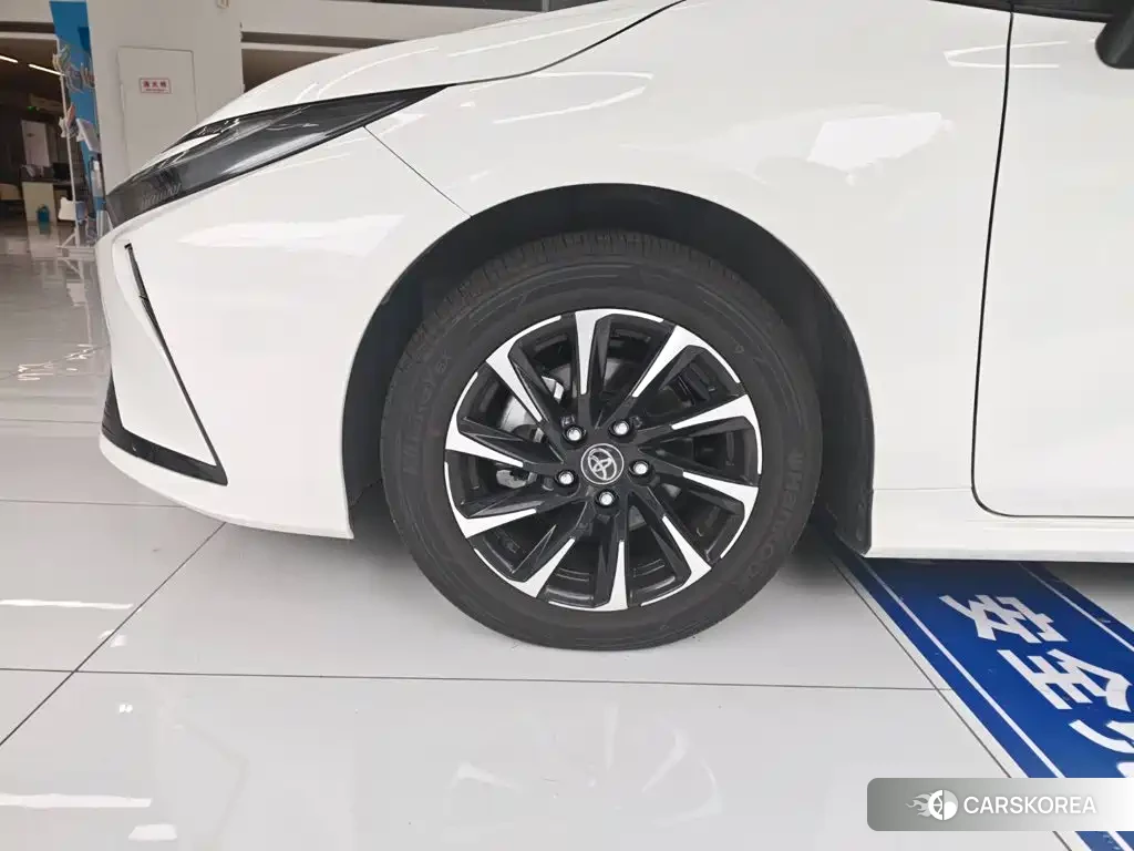Toyota Corolla 2026 Белый из Китая