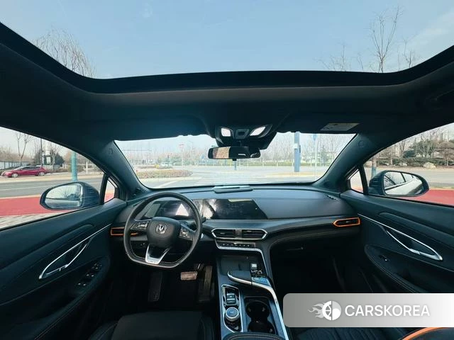 Chang'an UNI-T 2022 Темно-серый из Китая