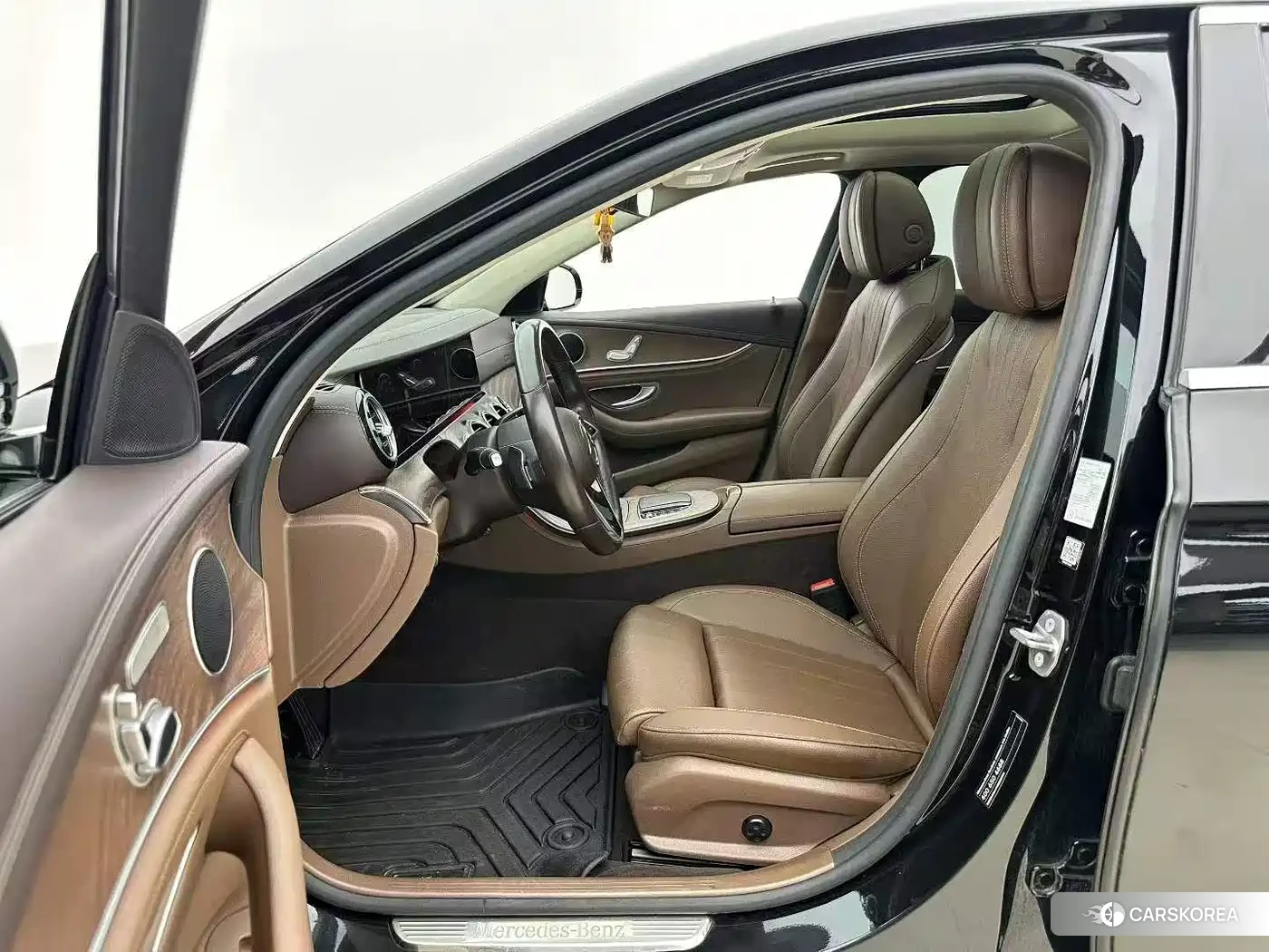 Mercedes-Benz E-Class 2022 Черный из Китая